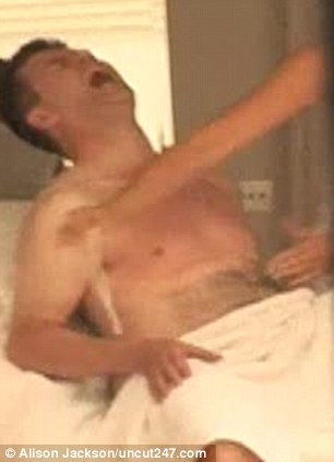 Depilazione maschile: i segreti di un doloroso Tabù - depilazionesimon - Gay.it