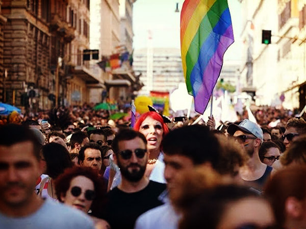 Caro Babbo Natale, quest'anno sotto l'albero vorremmo trovare... - diretta onda pride 2014 28 giugno BS - Gay.it
