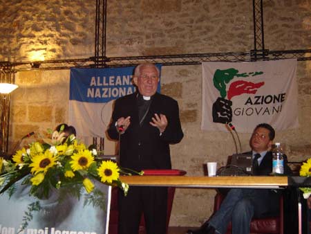 Il portavoce di don Gelmini: "Le accuse partite dal web" - don gelminiF3 - Gay.it
