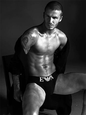 Borriello: "Voglio vedere se Beckham è davvero così dotato" - dotazione beckhamF2 - Gay.it