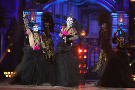 ALTRO CHE TRAVESTITI! - dragcanariaF3 - Gay.it