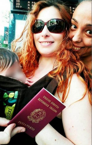 Clamoroso: a Napoli il piccolo Ruben non ha l'atto di nascita italiano - due mamme napoli 2 - Gay.it