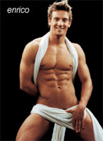 SPOGLIATECI CON IRONIA - enrico2 - Gay.it