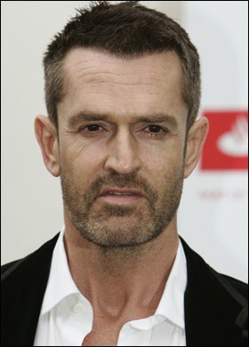 Rupert Everett ai giovani attori: "Non fate coming out" - everett nocomingoutF1 - Gay.it