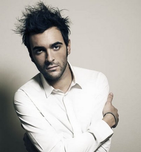 Mengoni e il coming out: "Ognuno se la vive come crede" - F1meng - Gay.it