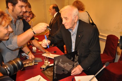 Il ritorno di Charles Aznavour - F2aznavour - Gay.it