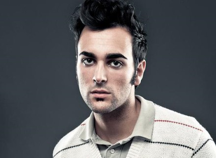Mengoni e il coming out: "Ognuno se la vive come crede" - F2meng - Gay.it