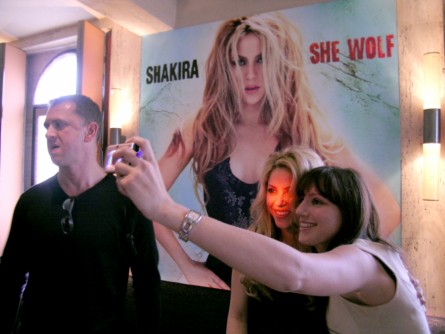 Shakira, una lupa femminista con il senso dell'umorismo - F5shakira - Gay.it