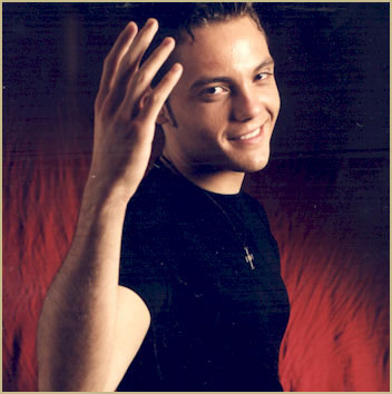 Tiziano Ferro scrive l'autobiografia e fa coming out - ferro coming outF2 - Gay.it