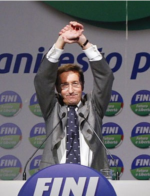 Fini: "diritti per tutti senza discriminazioni" - finifliF1 - Gay.it