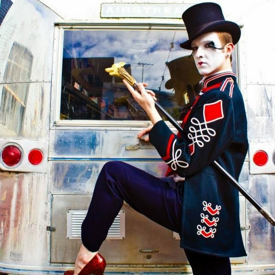 Florence Queer Festival: arriva la Romanina, mitica donna pipistrello - Florence Queer Festival 2015 - Gay.it