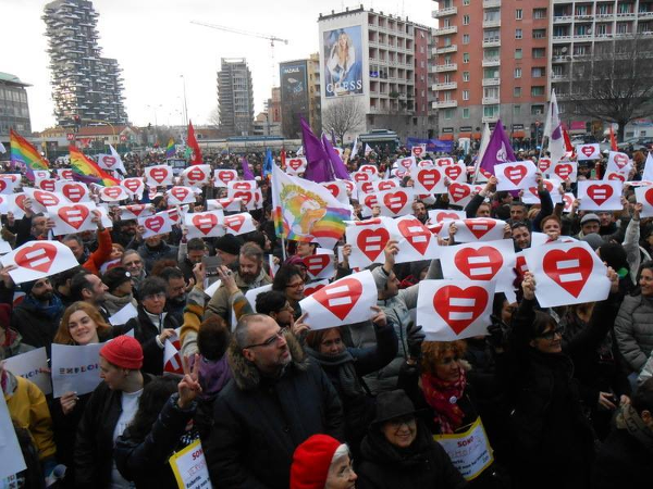 4 motivi per cui l'incontro di Milano è stato un autogol degli omofobi - flash mob sentinelli - Gay.it