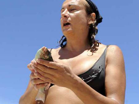 Isola: "'Gay', non 'Frocio'". Luxuria dà lezioni di rispetto - frocioisolaF1 - Gay.it