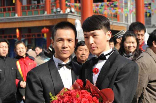 I cinesi si comprano Grindr: è la "globalizzazione gay"! - gay cina 1 - Gay.it