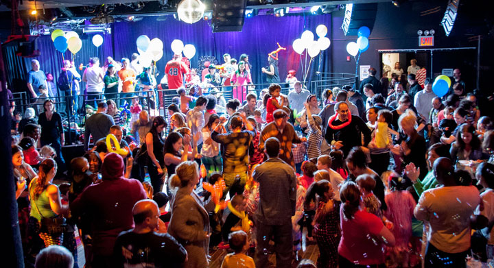 San Valentino: le serate in discoteca per festeggiare e divertirsi - gay discoteca generica 2015 1 - Gay.it