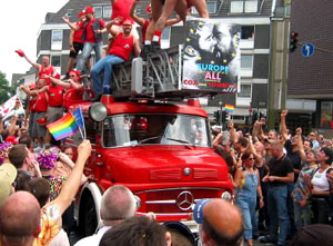 COLONIA: UNA CITTÀ ETERO FRIENDLY - gay koln02 - Gay.it
