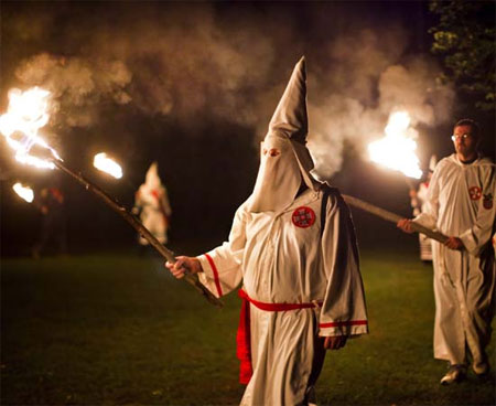 "Il Gay Pride? Come le parate del Ku Klux Klan" - Gay.it