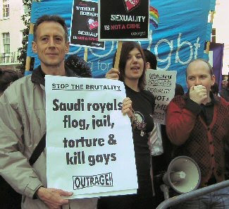 Gay arrestato in Arabia Saudita per appuntamento su Facebook - gay sauditaF1 - Gay.it