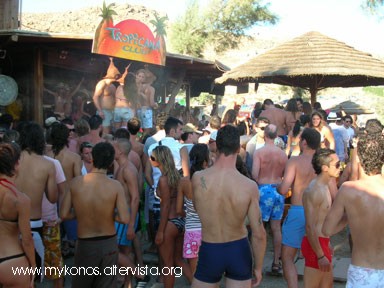 Mykonos, meta "divina" per vacanze gaie - gaygreece3 - Gay.it