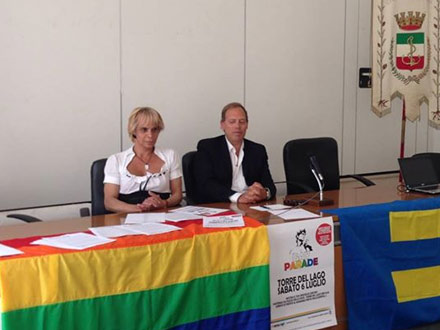 Gay Parade a Torre del Lago: diritti e turismo sulle coste versiliesi - gayparadeF3 - Gay.it