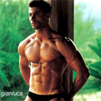 SPOGLIATECI CON IRONIA - gianluca2 - Gay.it