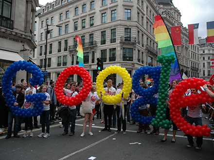 Gayburg oscurato: la solidarietà di Gay.it - GoogleEasterEggBASE - Gay.it