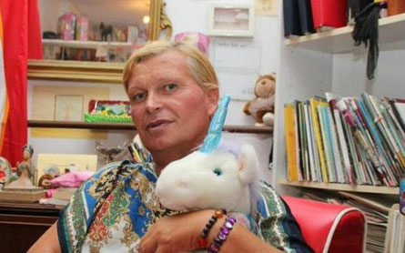 La maestra trans che conquista la stampa italiana - gretatransF1 - Gay.it