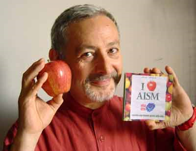Gullotta: "Sono un clown con... il piacere dell'onestà" - Gullotta pirandelloF2 - Gay.it