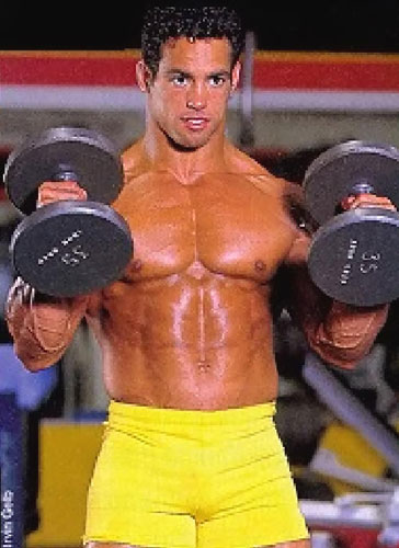 A TESTA ALTA IN PALESTRA - gym novice03 - Gay.it