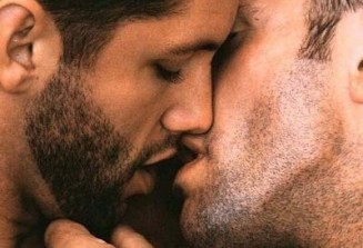L'approccio più lungo del mondo - HOMEbaciopd - Gay.it