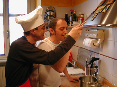 SONO GAY, CANTO E MI SPOSO! - In cucina2 - Gay.it