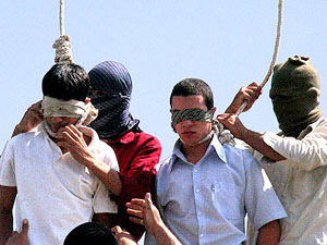 "I gay? Meritano solo di essere torturati e uccisi" - iran giovani00 - Gay.it