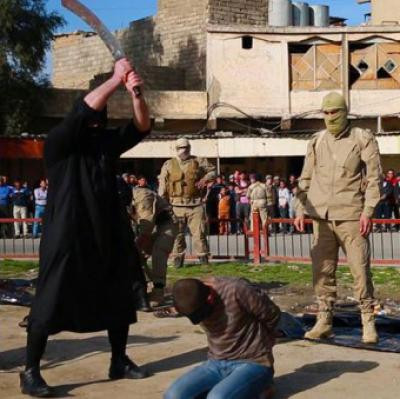 Decapitata una coppia gay: ancora violenza dell'Isis - isis decapita gay1 - Gay.it
