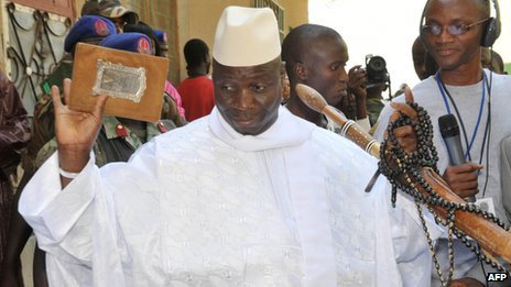 Jammeh: "Gay da sterminare come le zanzare della malaria" - jammeh gambia2 - Gay.it