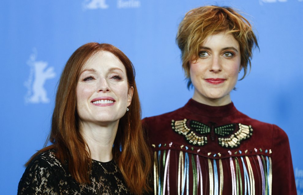 Julianne Moore: “Avere una famiglia è una questione di diritti umani!” - julianne moore gerwig berlino - Gay.it