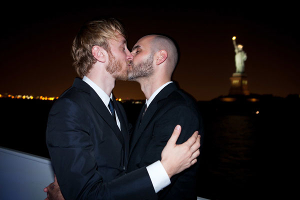"Just Married", le foto dei nuovi sposi dedicate a Don Gallo - justmarriedF2 - Gay.it