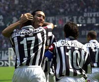 PRADA E JUVE IN BORSA - juve01 - Gay.it
