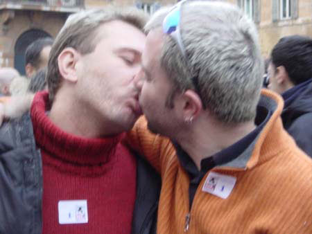 PACS: PERCHE' E' IMPORTANTE - kiss2pacs 1602e - Gay.it