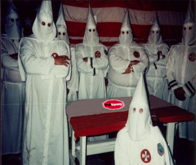 Arriva anche in Italia il Ku Klux Klan - kkkitaliaF3 - Gay.it
