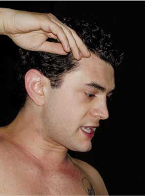 FIGLIO E FROCIO: È TRAGEDIA - Kouros 1Vinicio Marchioni c - Gay.it