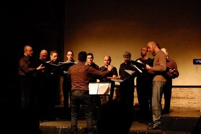 Komos: il coro gay canterà in chiesa, a ridosso di Natale - komos4F3 - Gay.it