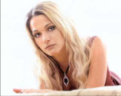 Laura Chiatti: bella, brava e sulla cresta dell'onda - laurachiattiF6 - Gay.it
