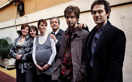 Santamaria gay in "Le cose che restano" da stasera su Raiuno - lecosecherestanoF2 - Gay.it