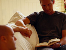 Con Feltrinelli leggere d'estate costa la metà. - librinov2BASE - Gay.it