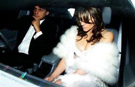 IL PRIMO MATRIMONIO GAY DA FAVOLA - liz hurley elton - Gay.it