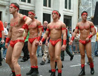 NOTTI A LONDRA, CHEAP & SEXY - londra foto2 - Gay.it