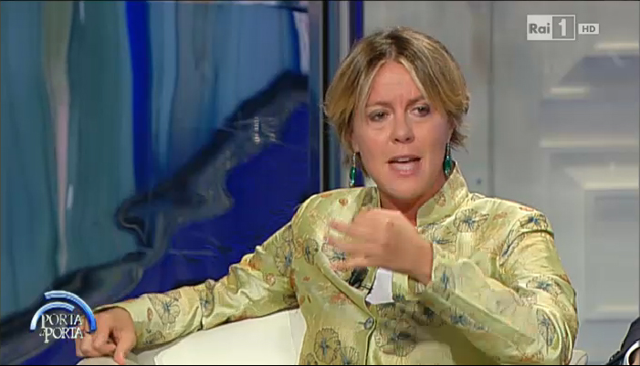 Lorenzin: "A un bimbo servono madre e padre, lo dice la psichiatria" - lorenzin porta a porta1 - Gay.it