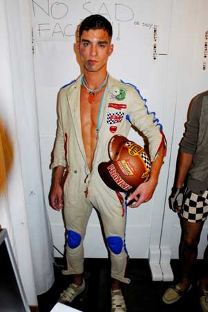 MASCHI, MUSCOLI E SPORT SULLE PASSERELLE DI MILANO - milano moda2F2 - Gay.it