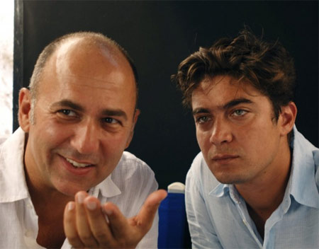 Scamarcio: "Baciare un uomo? Ci sono cose più difficili" - mine vagantiF4 - Gay.it