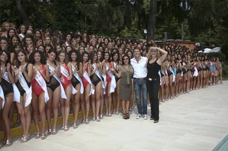 Una trans a Miss Italia? No, della Rai, sì dei conduttori - miss italia2010F3 - Gay.it